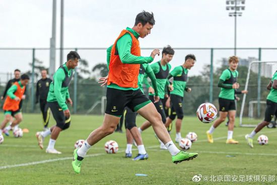 南京、长沙、广州三地多位参加观影活动的媒体表示这部史诗终章集合了侏罗纪公园系列的主演，新鲜的剧情搭配回忆杀，令自己的童年回忆更加丰满
